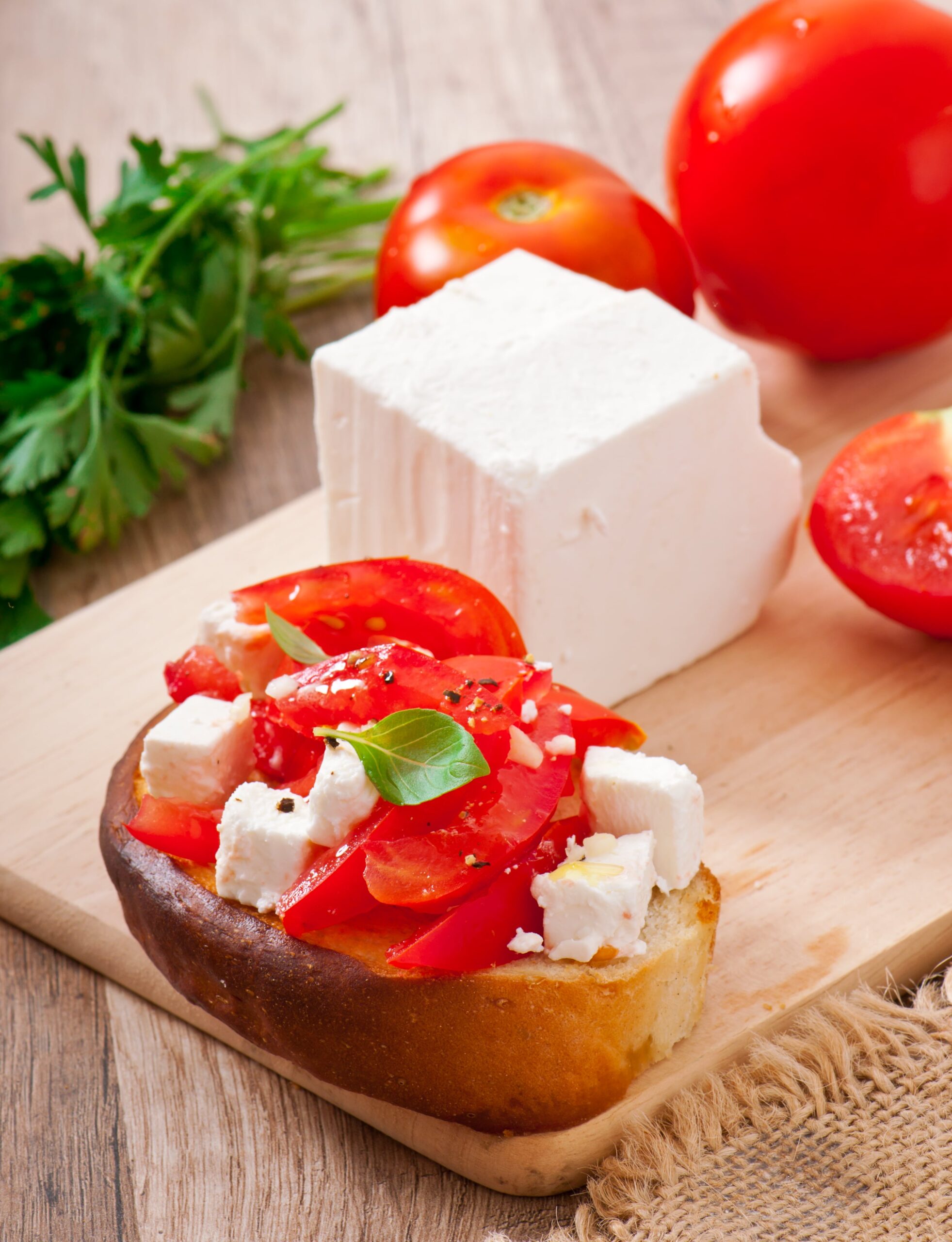 Rețetă de bruschetta cu roșii și burrata – Gust autentic italian