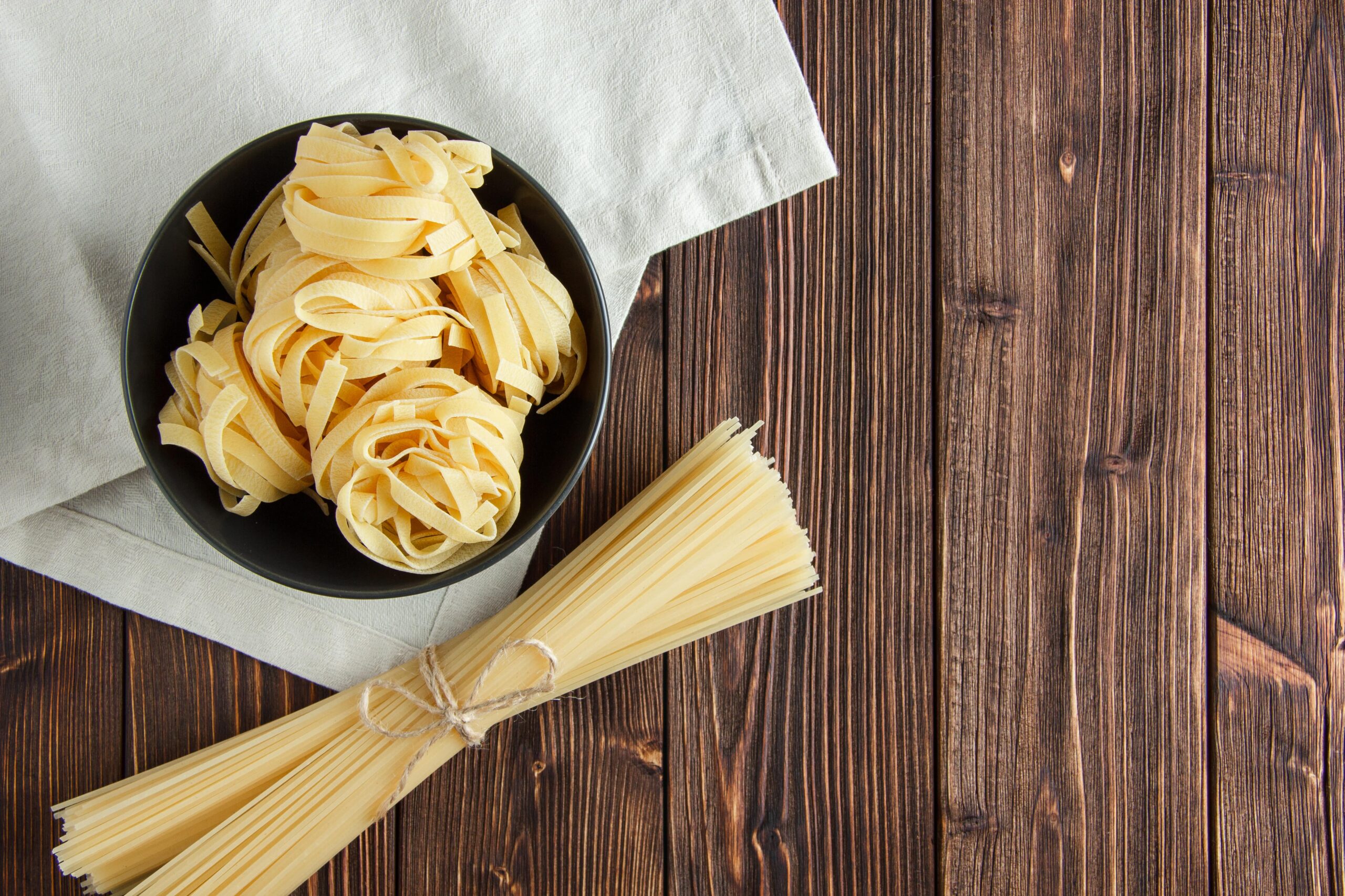 Diferențe între tagliatelle și spaghete servite în București