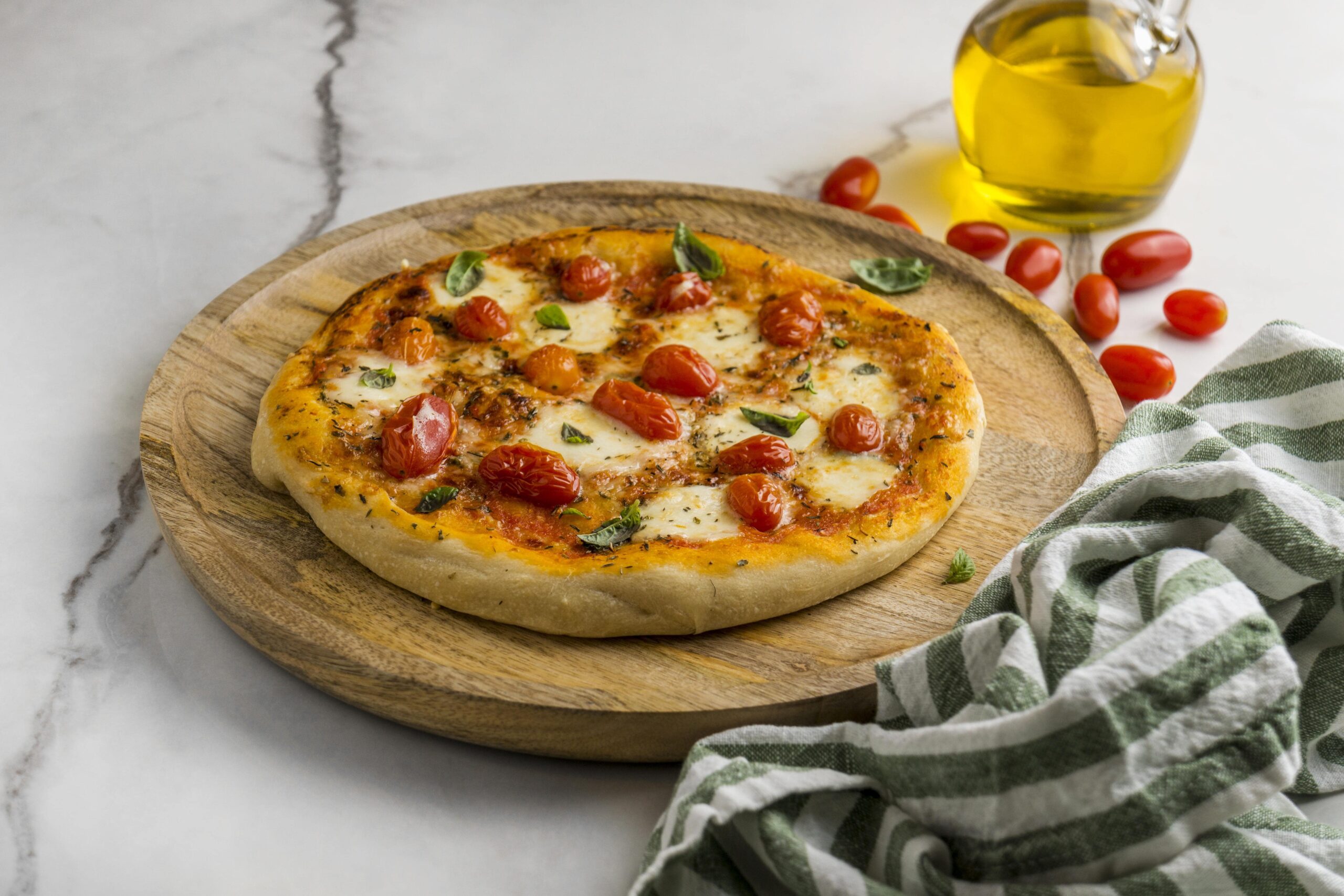 Pizza Margherita autentică cu ulei de măsline Rispetto Cucina Italiana