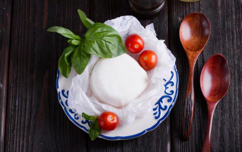 Mozzarella fior di latte folosită la Rispetto Cucina Italiana București