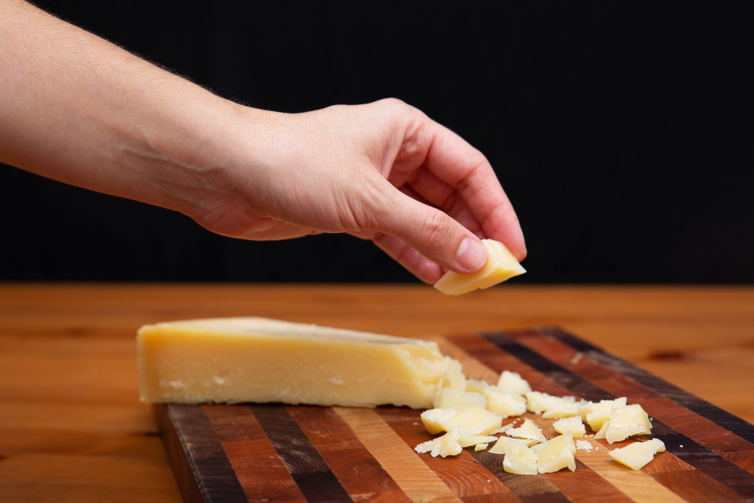 Parmezan Parmigiano Reggiano maturat, folosit în bucătăria italiană autentică