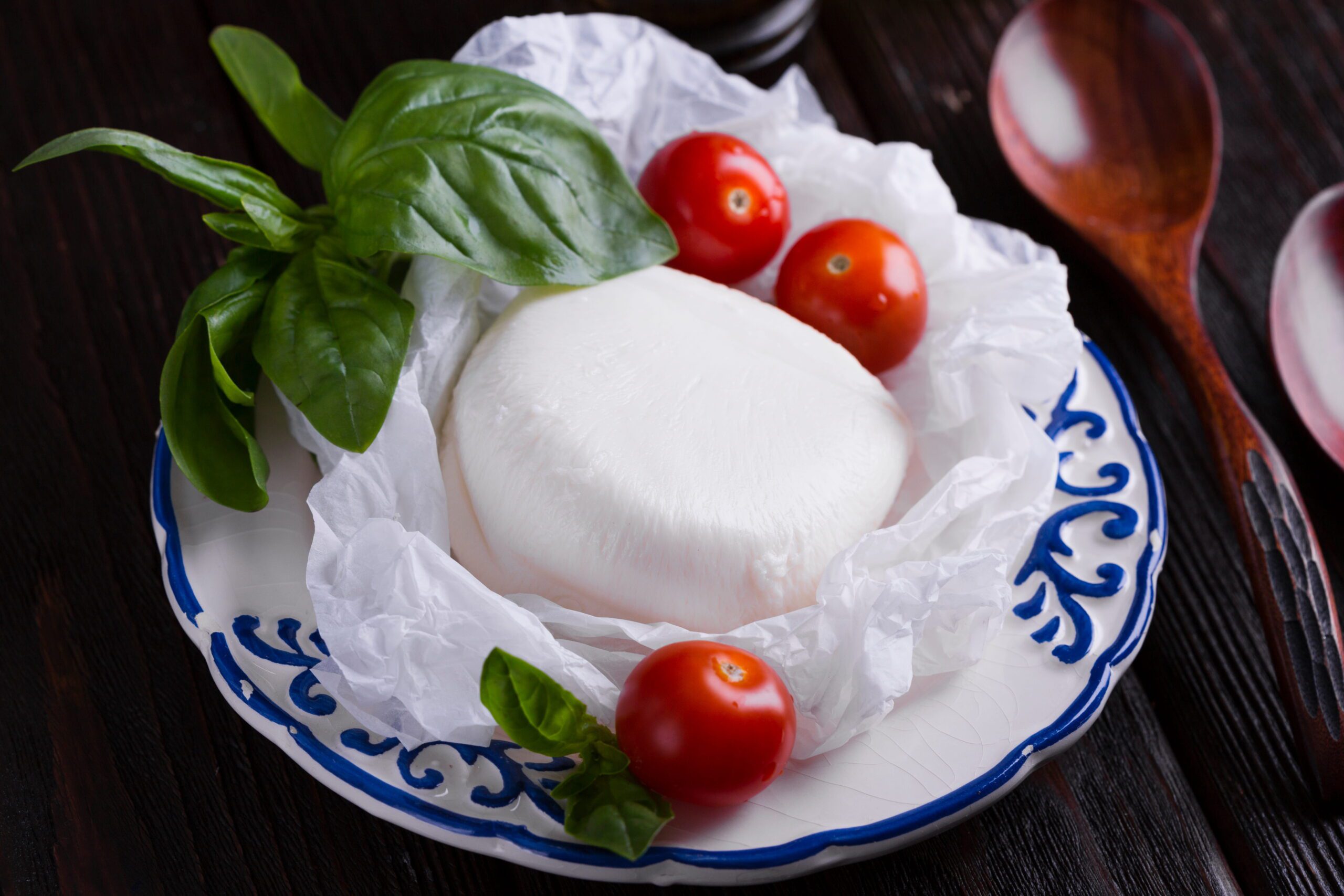 Proces tradițional mozzarella fior di latte în restaurant italian București